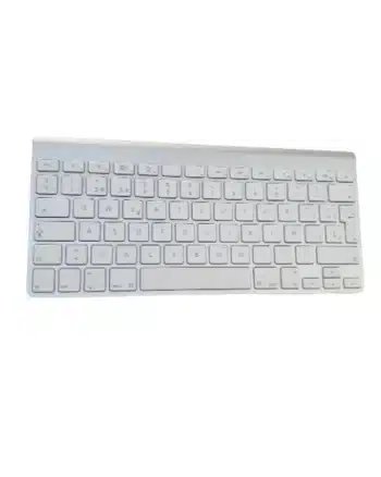 Apple Magic Keyboard con Pilas Blanco y Plata—Verificado